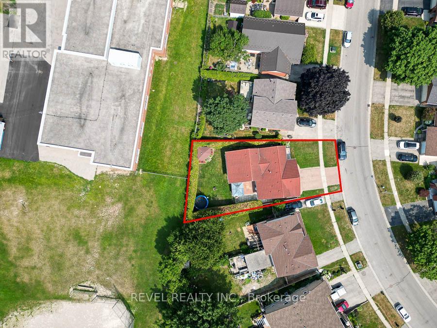 Photo 42 of 432 Manitoba Road, Woodstock ON