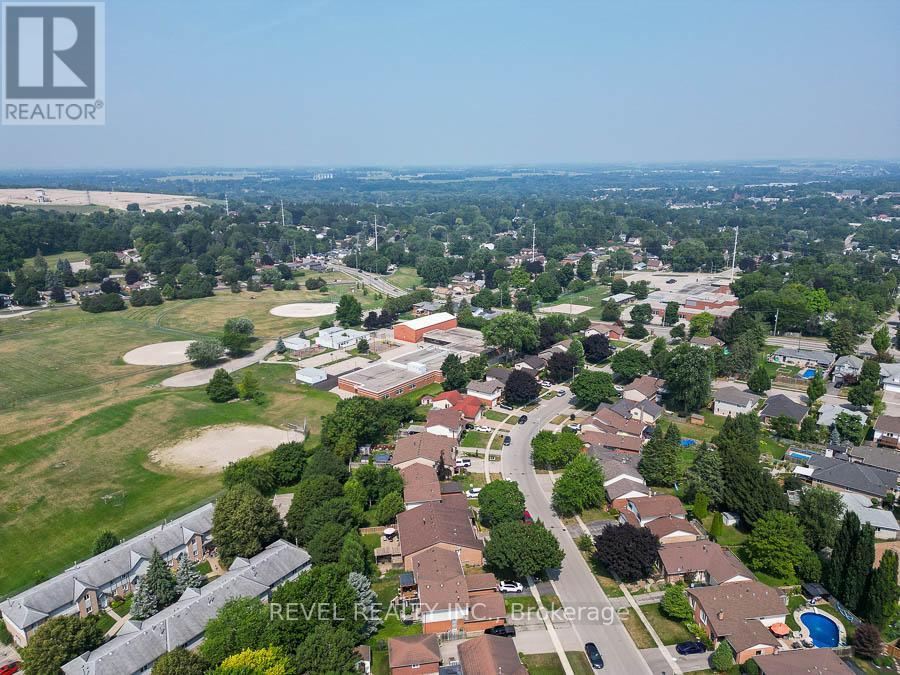 Photo 7 of 432 Manitoba Road, Woodstock ON