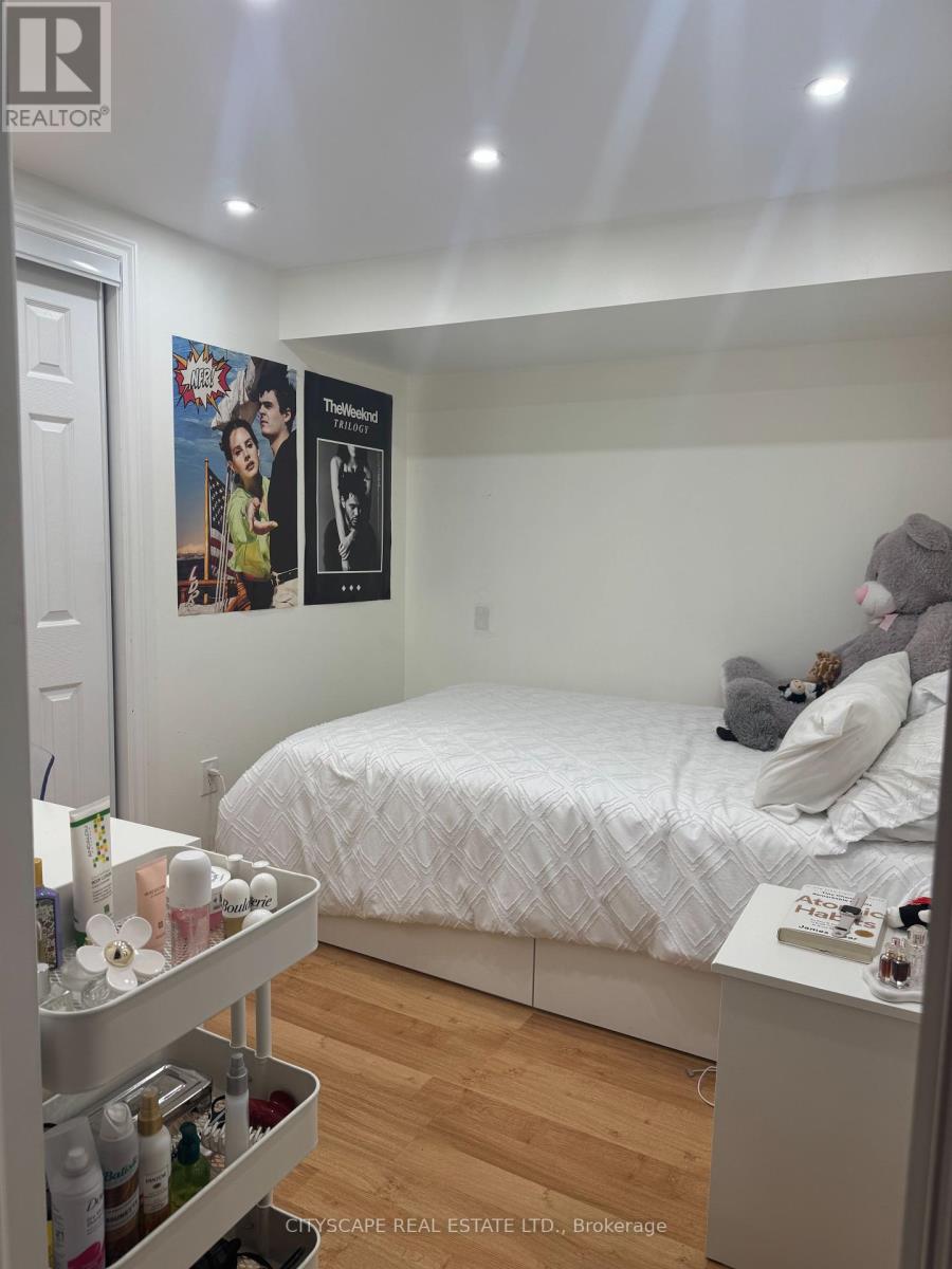Photo 19 of 76 Easthampton Road, Hamilton ON