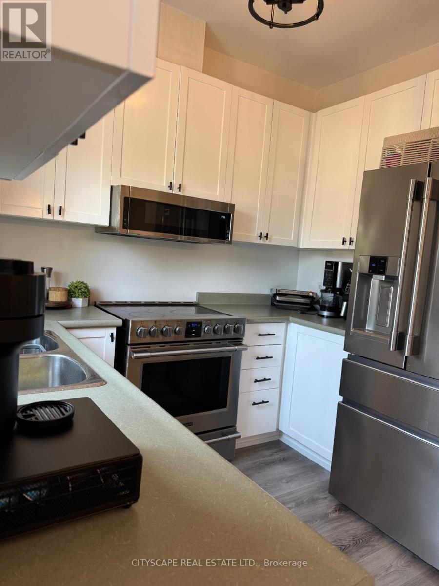 Photo 5 of 76 Easthampton Road, Hamilton ON