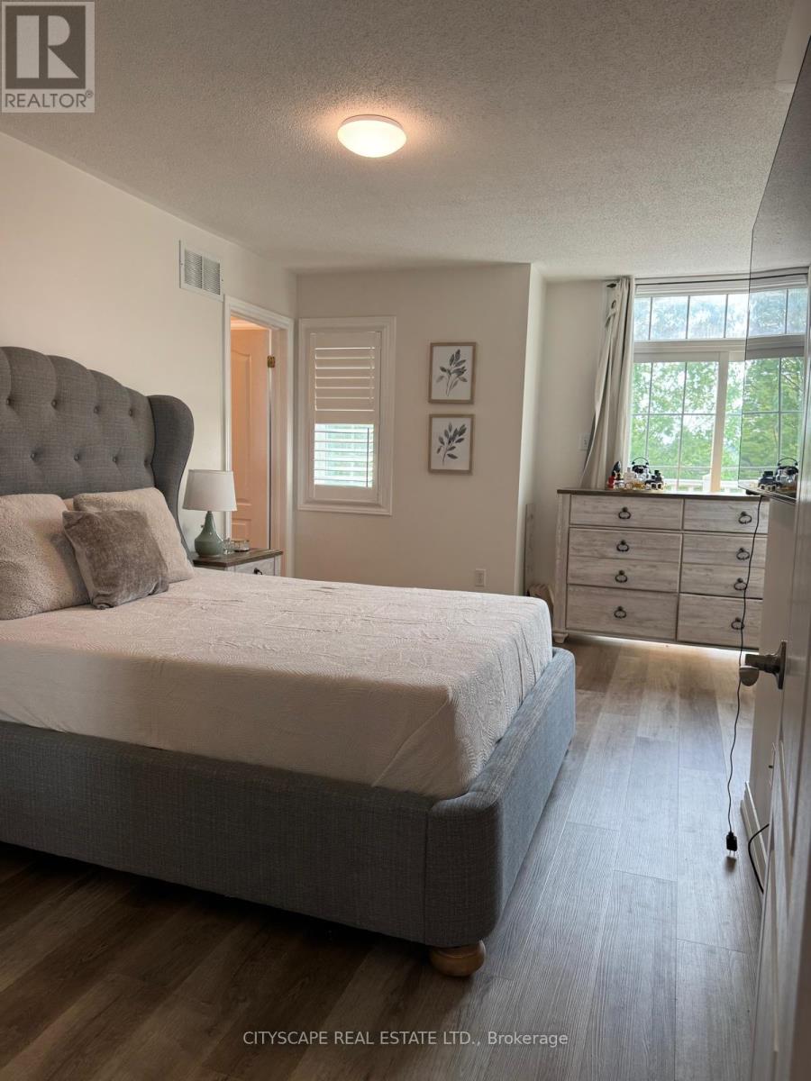 Photo 10 of 76 Easthampton Road, Hamilton ON