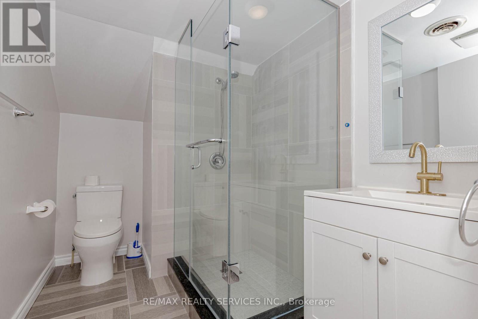 Photo 35 of 51 Simcoe Street N, Brant ON
