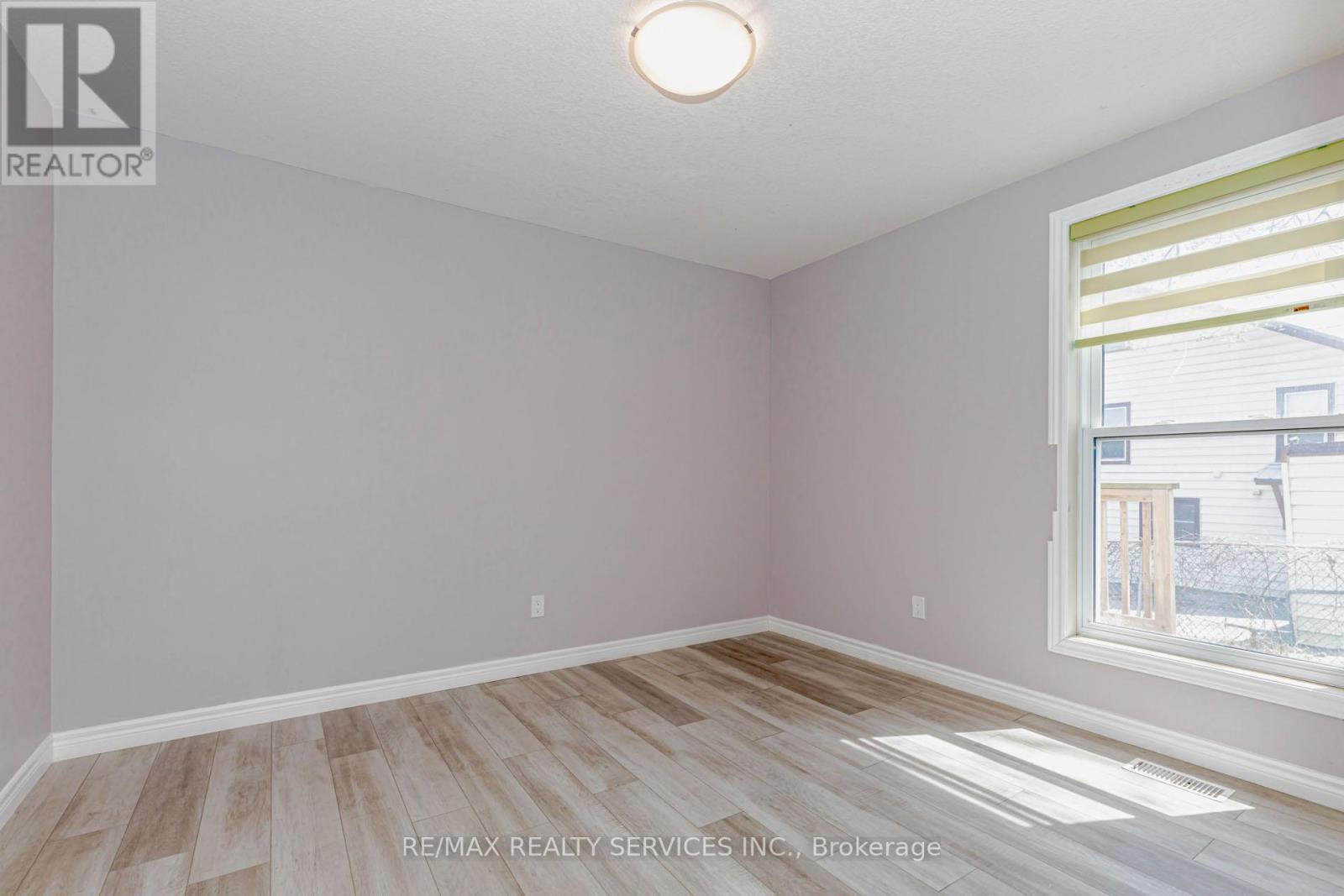 Photo 8 of 51 Simcoe Street N, Brant ON