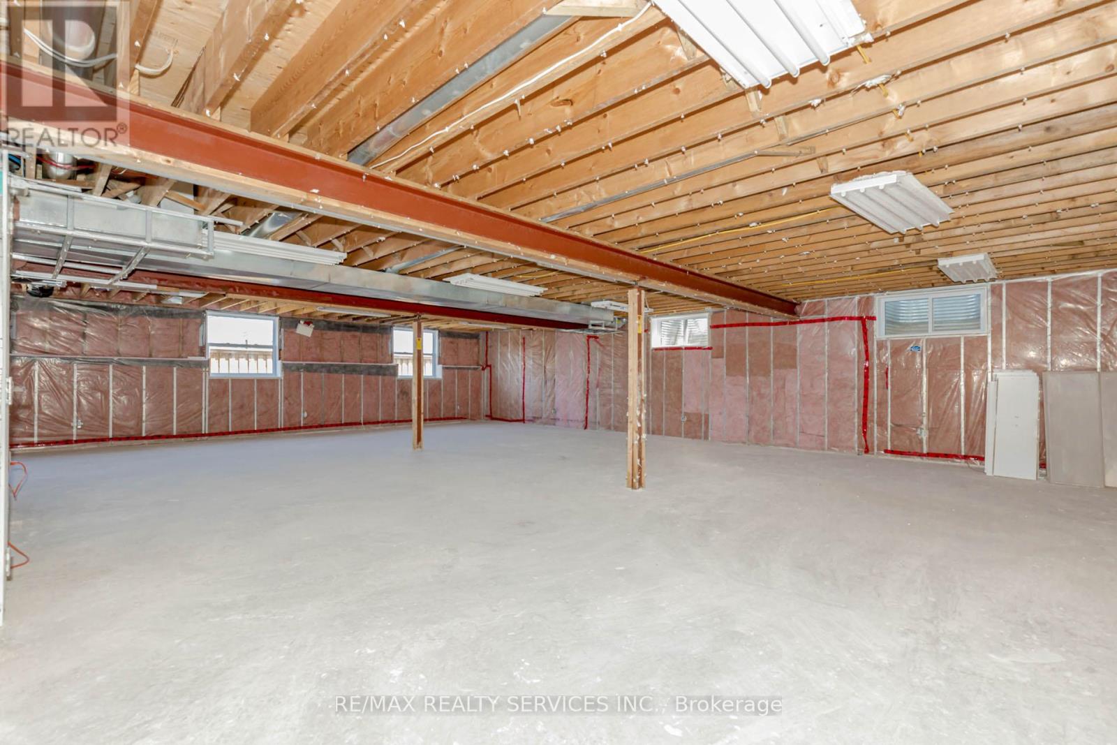 Photo 29 of 51 Simcoe Street N, Brant ON