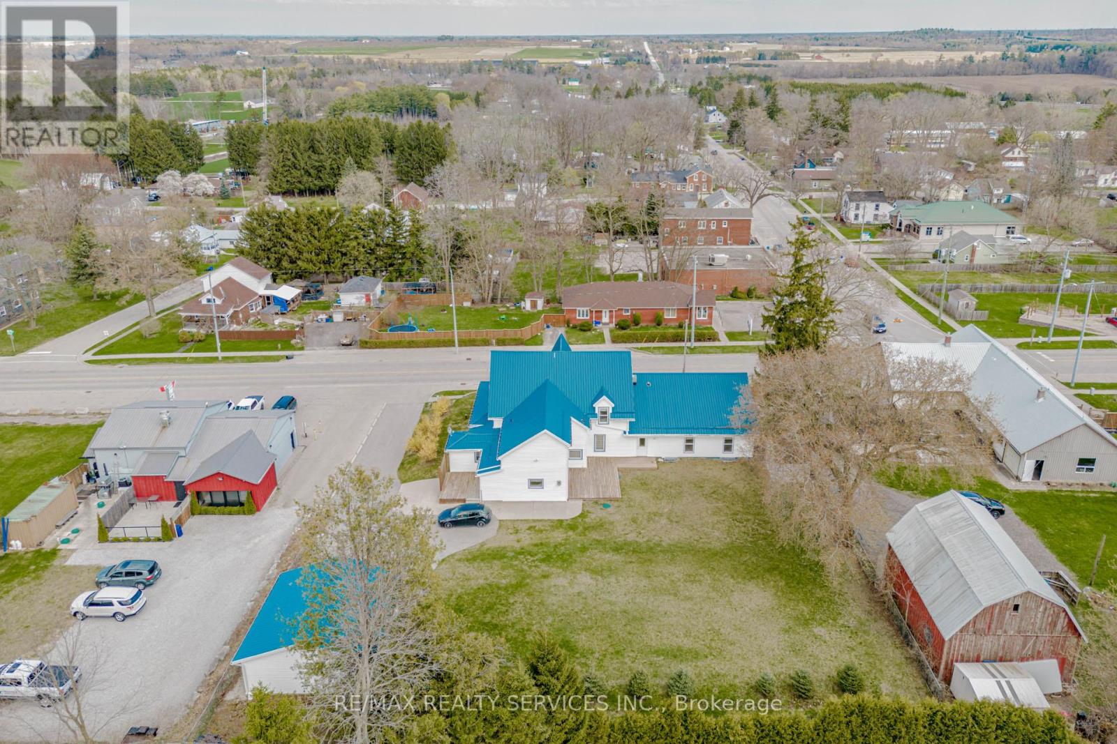 Photo 33 of 51 Simcoe Street N, Brant ON
