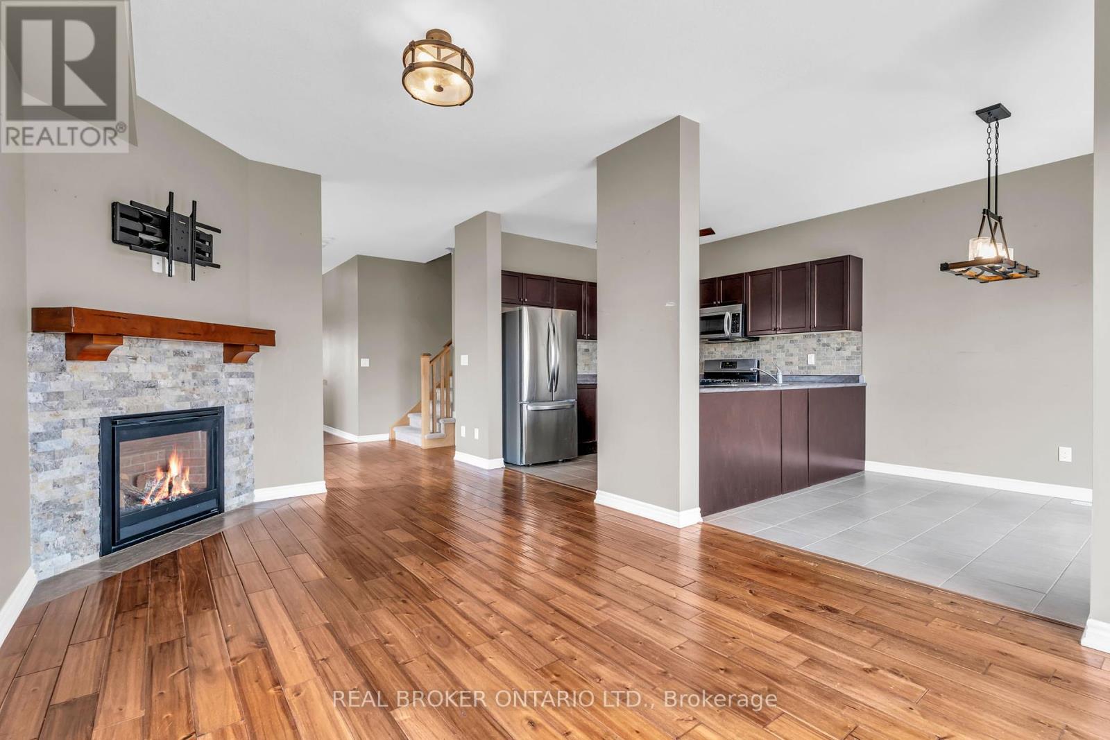 Photo 16 of 107 Courtney Street, Centre Wellington ON