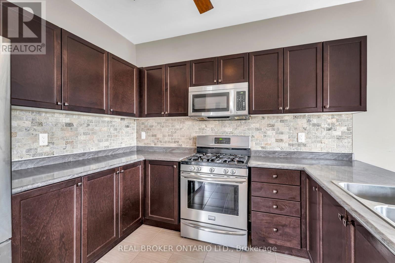 Photo 12 of 107 Courtney Street, Centre Wellington ON