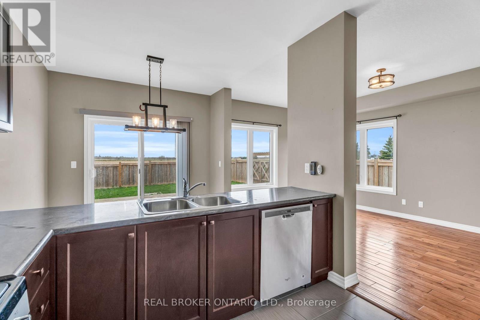 Photo 34 of 107 Courtney Street, Centre Wellington ON