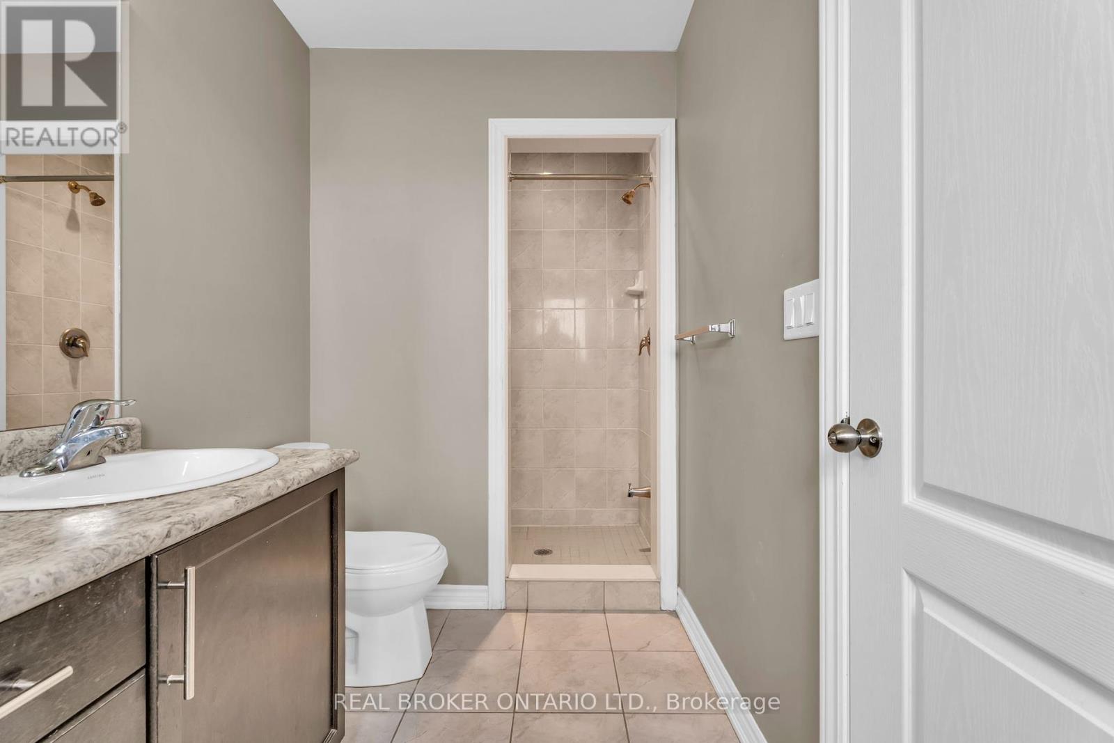 Photo 11 of 107 Courtney Street, Centre Wellington ON