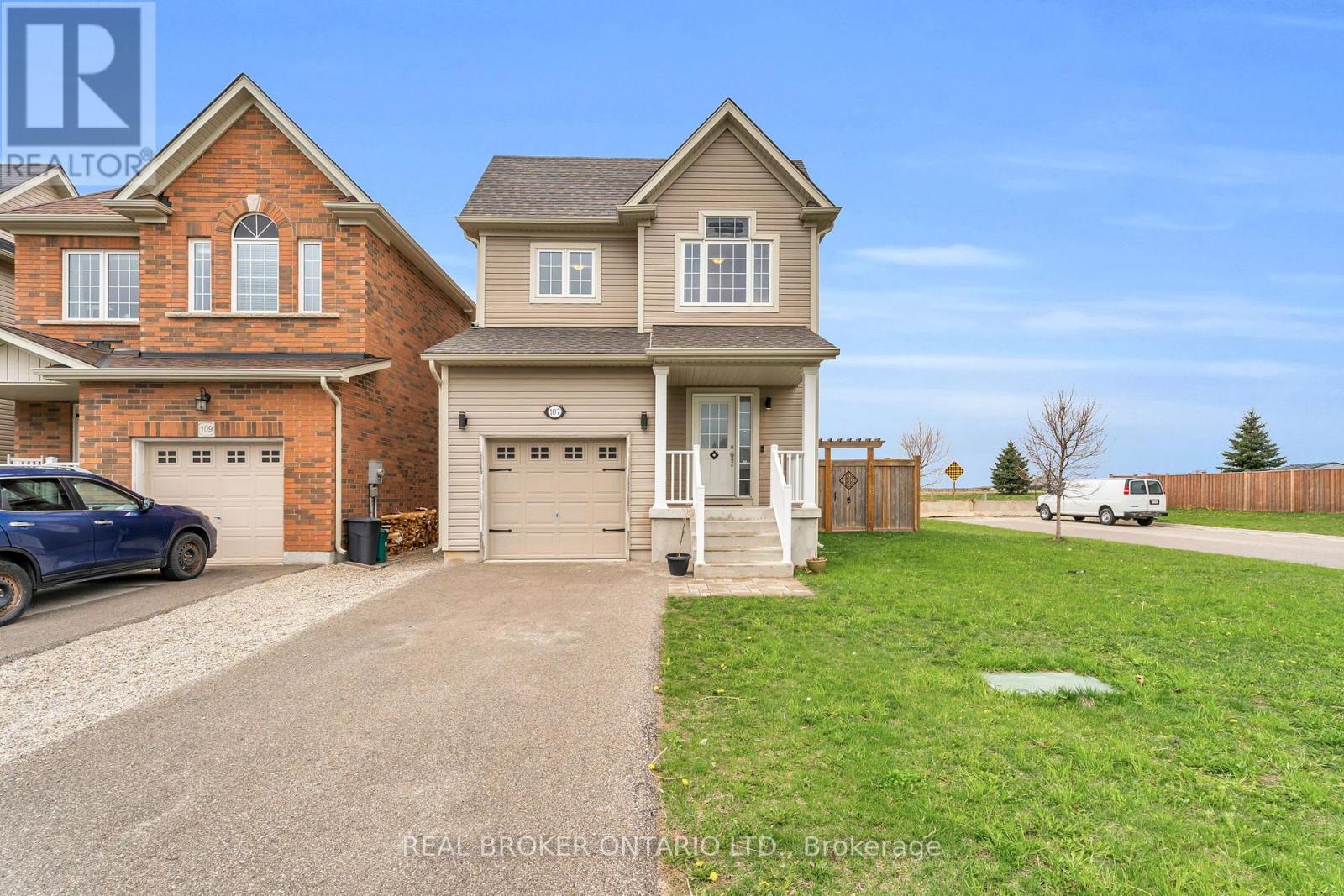 Photo 4 of 107 Courtney Street, Centre Wellington ON