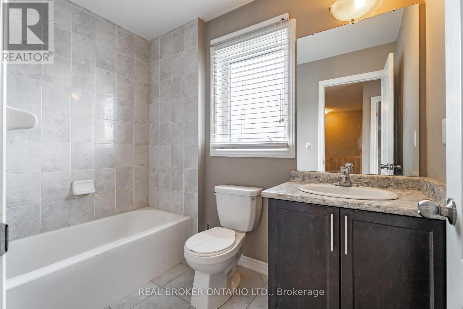 Photo 8 of 107 Courtney Street, Centre Wellington ON