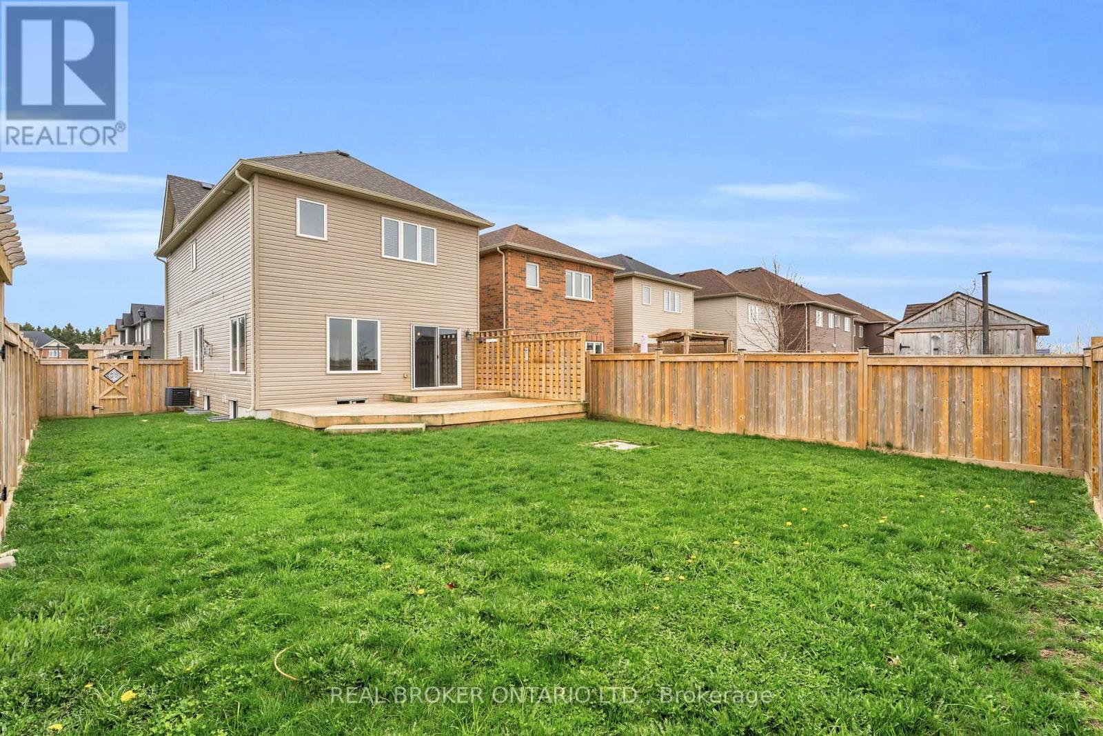Photo 24 of 107 Courtney Street, Centre Wellington ON
