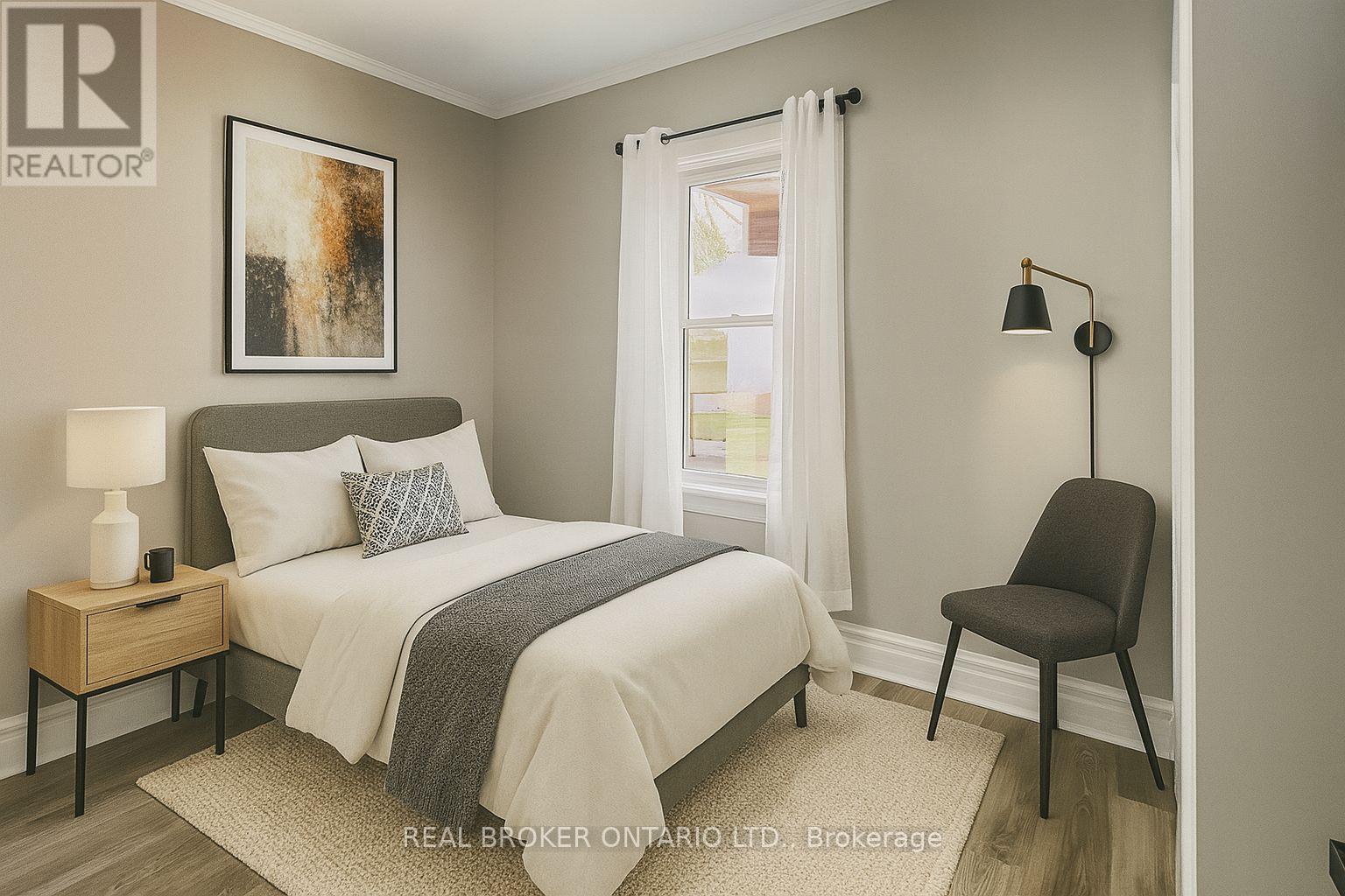Photo 3 of 13 Salisbury Avenue, Brantford ON