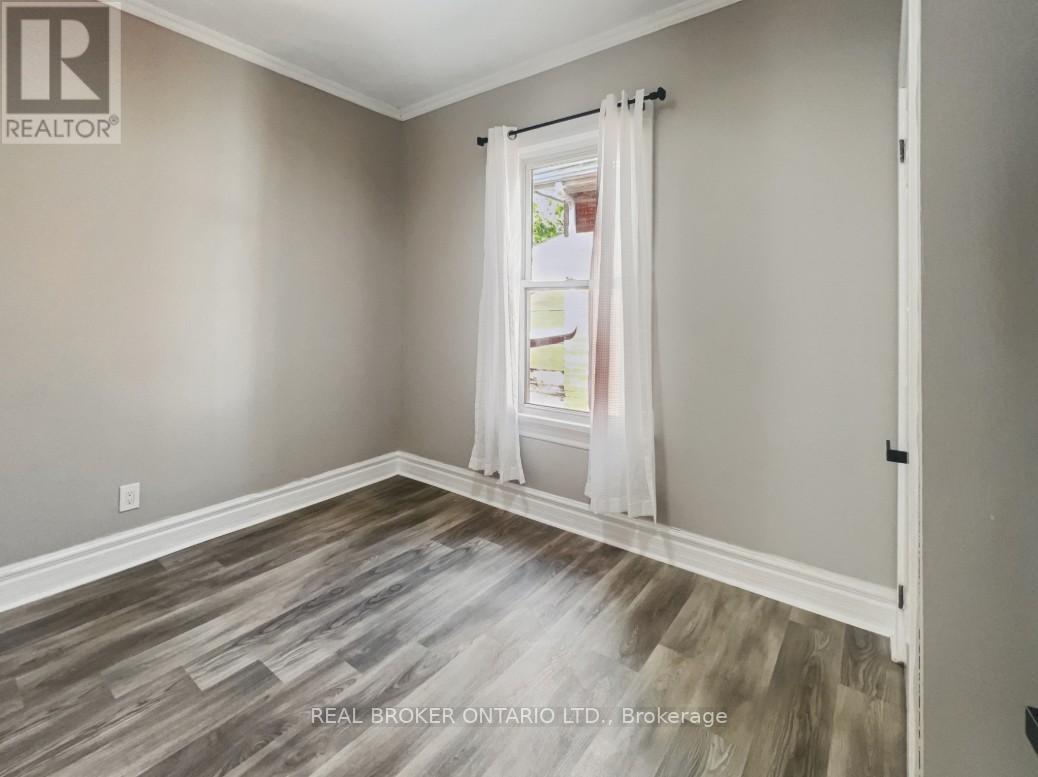 Photo 20 of 13 Salisbury Avenue, Brantford ON