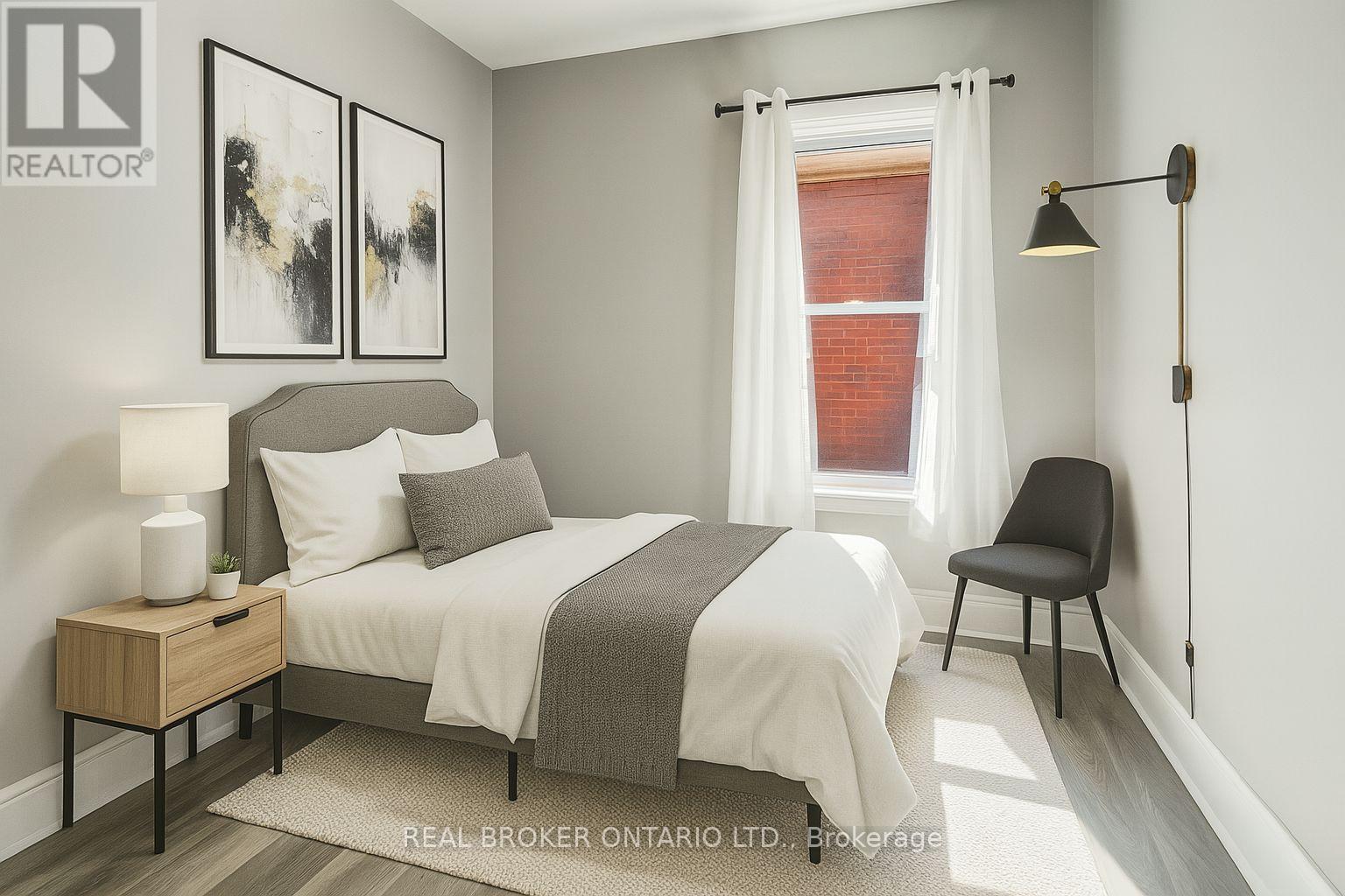 Photo 4 of 13 Salisbury Avenue, Brantford ON