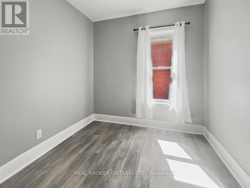 Photo 11 of 13 Salisbury Avenue, Brantford ON