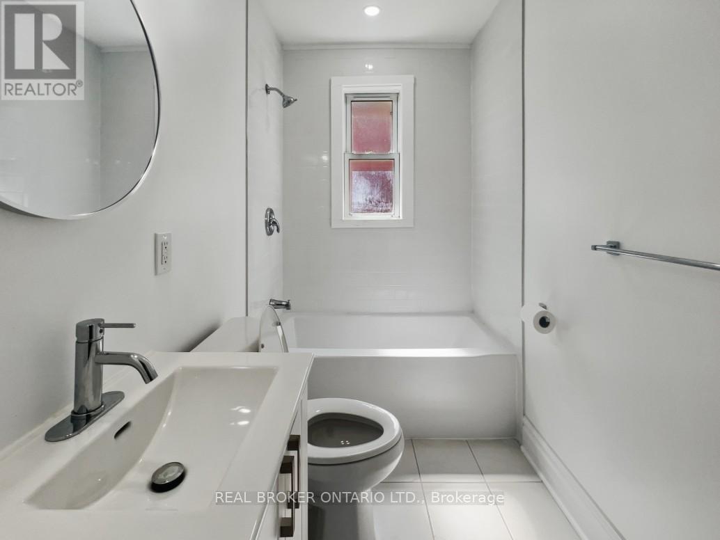 Photo 5 of 13 Salisbury Avenue, Brantford ON