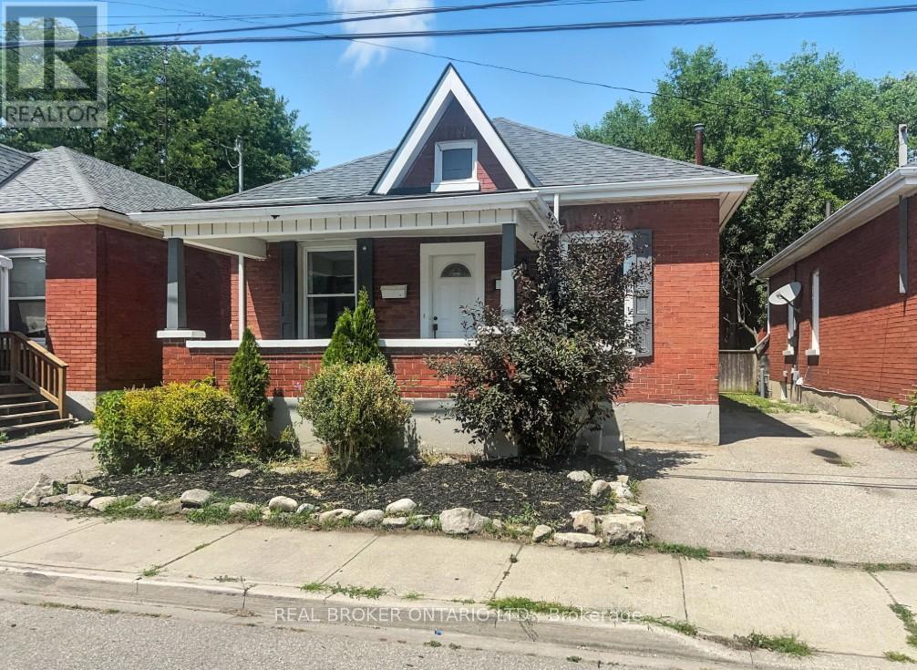 Photo 14 of 13 Salisbury Avenue, Brantford ON