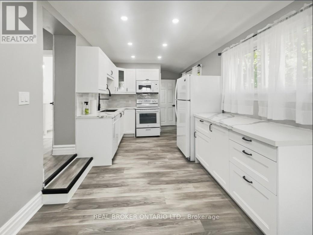 Photo 10 of 13 Salisbury Avenue, Brantford ON