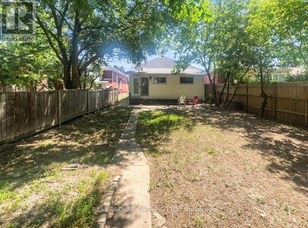 Photo 22 of 13 Salisbury Avenue, Brantford ON