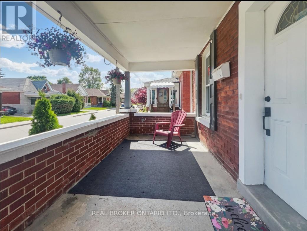 Photo 21 of 13 Salisbury Avenue, Brantford ON