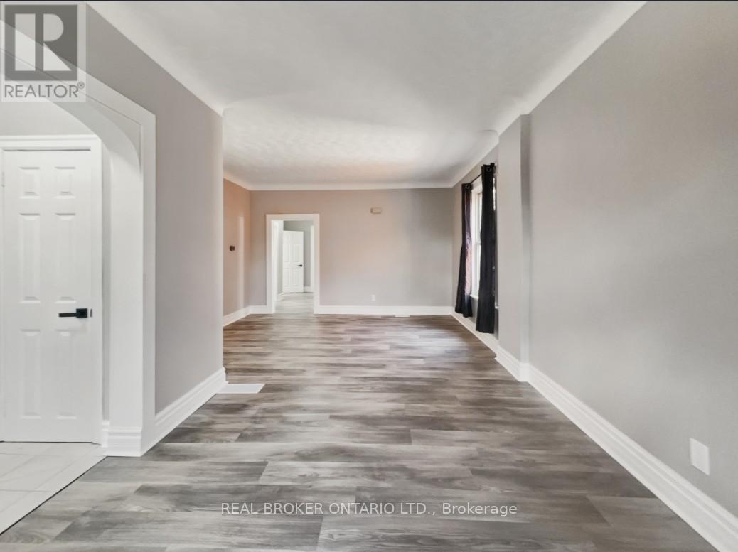 Photo 19 of 13 Salisbury Avenue, Brantford ON