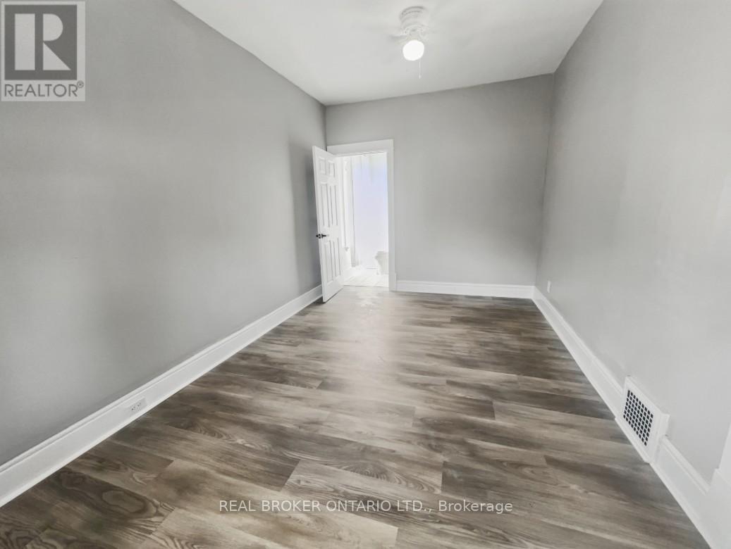 Photo 18 of 13 Salisbury Avenue, Brantford ON