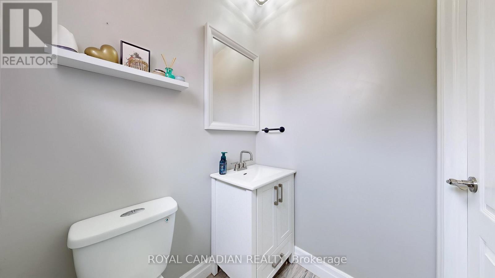 Photo 10 of 119 100 Quigley Road, Hamilton ON