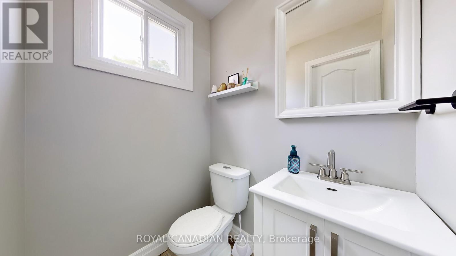 Photo 11 of 119 100 Quigley Road, Hamilton ON