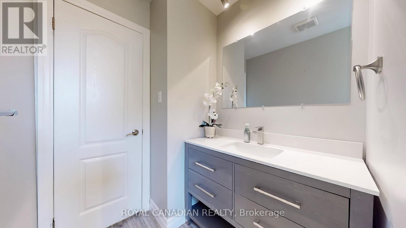 Photo 20 of 119 100 Quigley Road, Hamilton ON