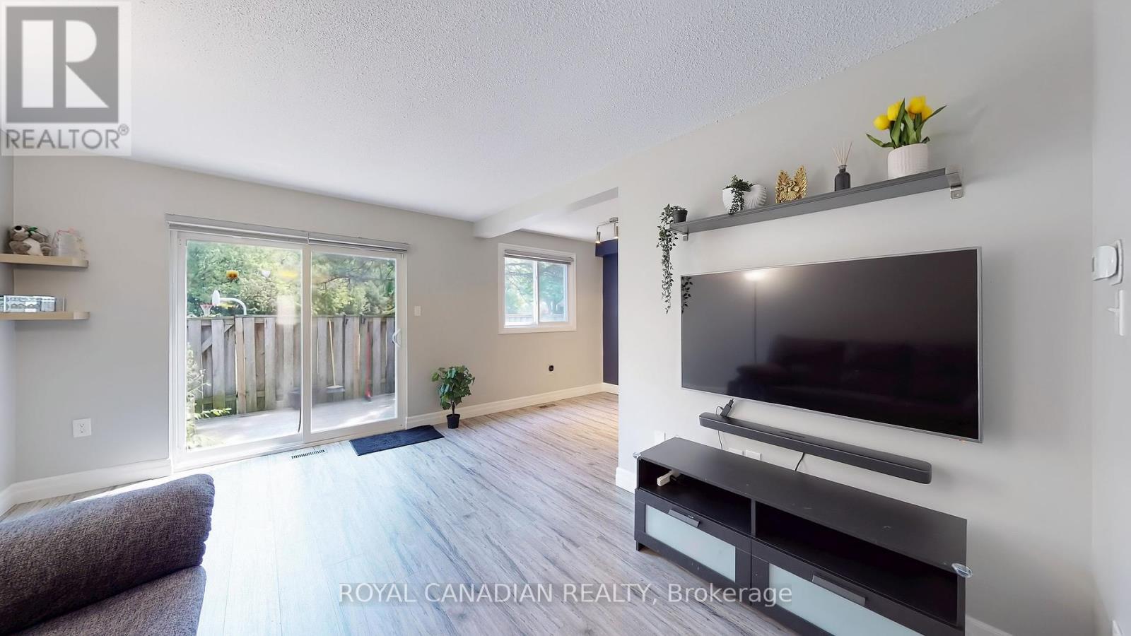 Photo 5 of 119 100 Quigley Road, Hamilton ON