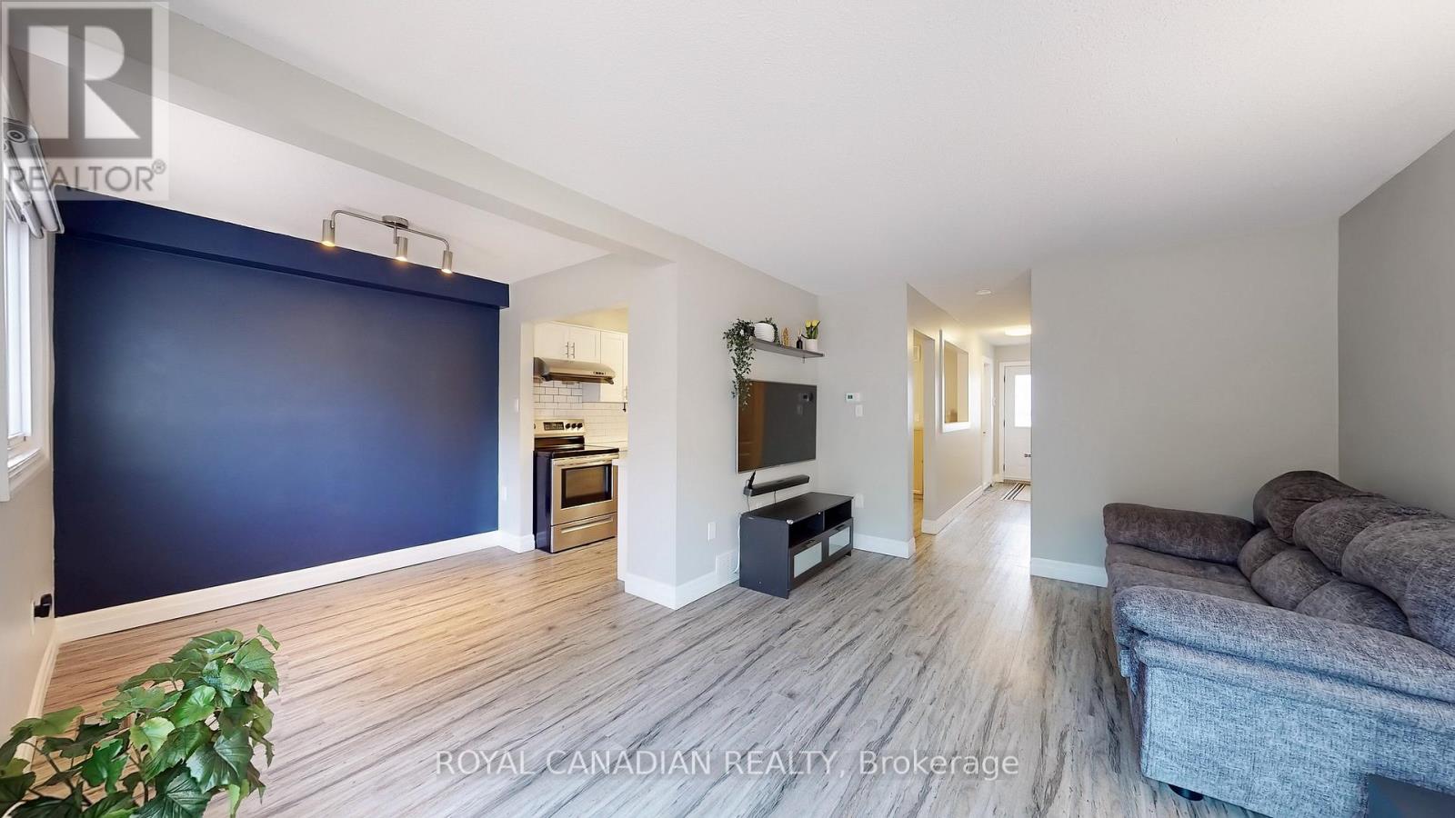 Photo 6 of 119 100 Quigley Road, Hamilton ON