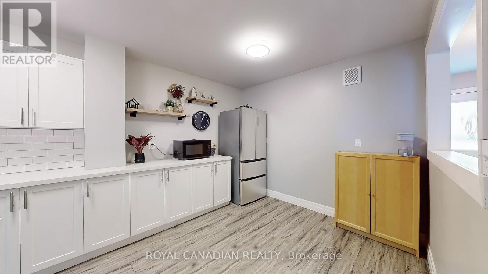 Photo 9 of 119 100 Quigley Road, Hamilton ON