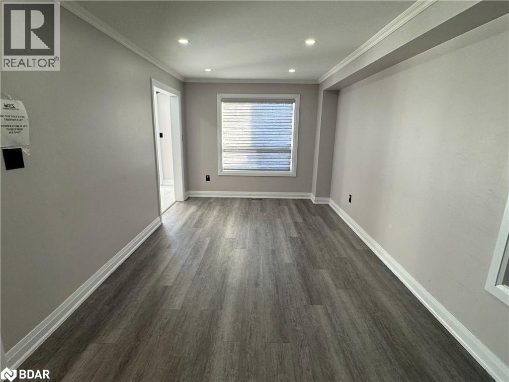 Photo 10 of 49 Catherine Drive, Barrie ON