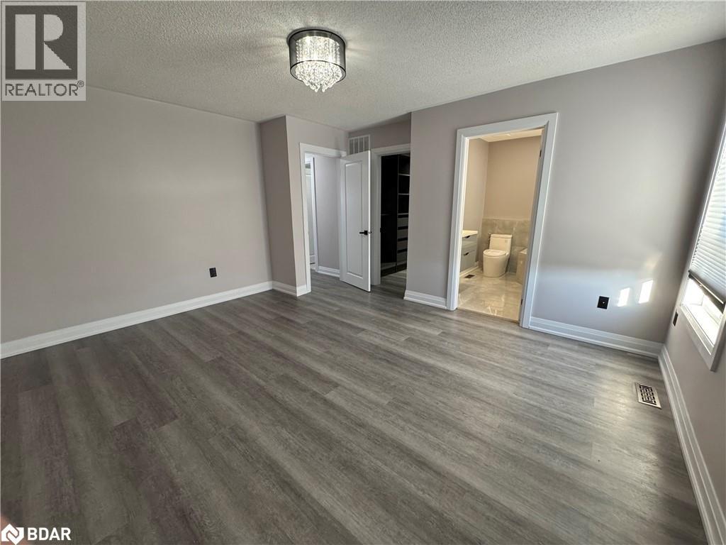 Photo 11 of 49 Catherine Drive, Barrie ON