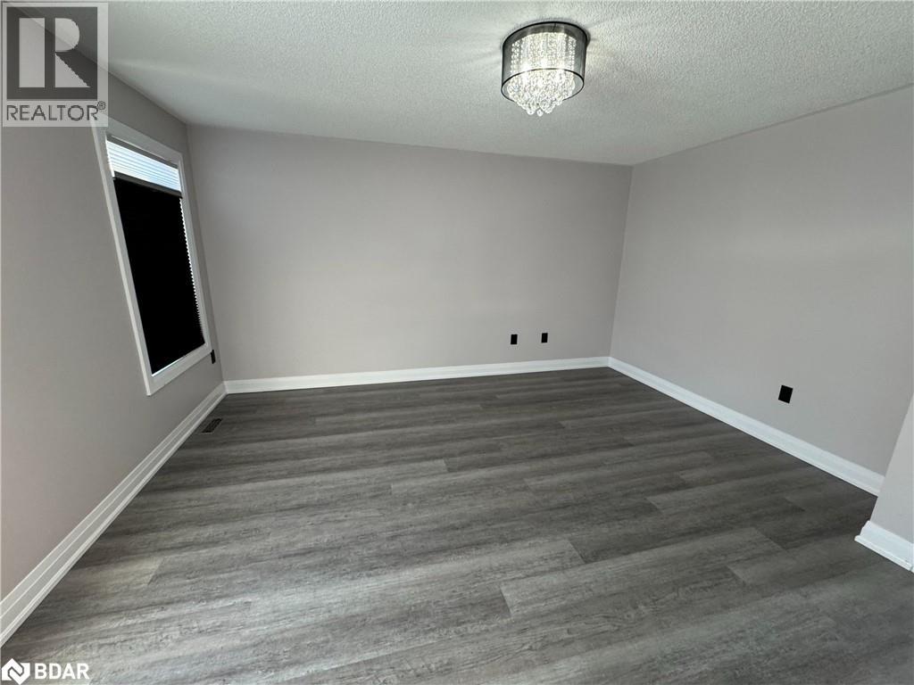 Photo 12 of 49 Catherine Drive, Barrie ON