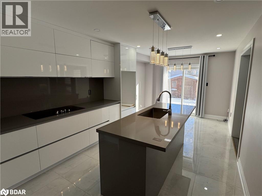Photo 2 of 49 Catherine Drive, Barrie ON