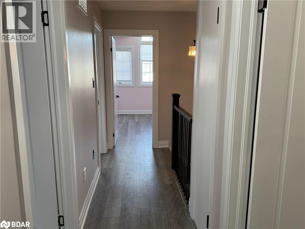 Photo 24 of 49 Catherine Drive, Barrie ON