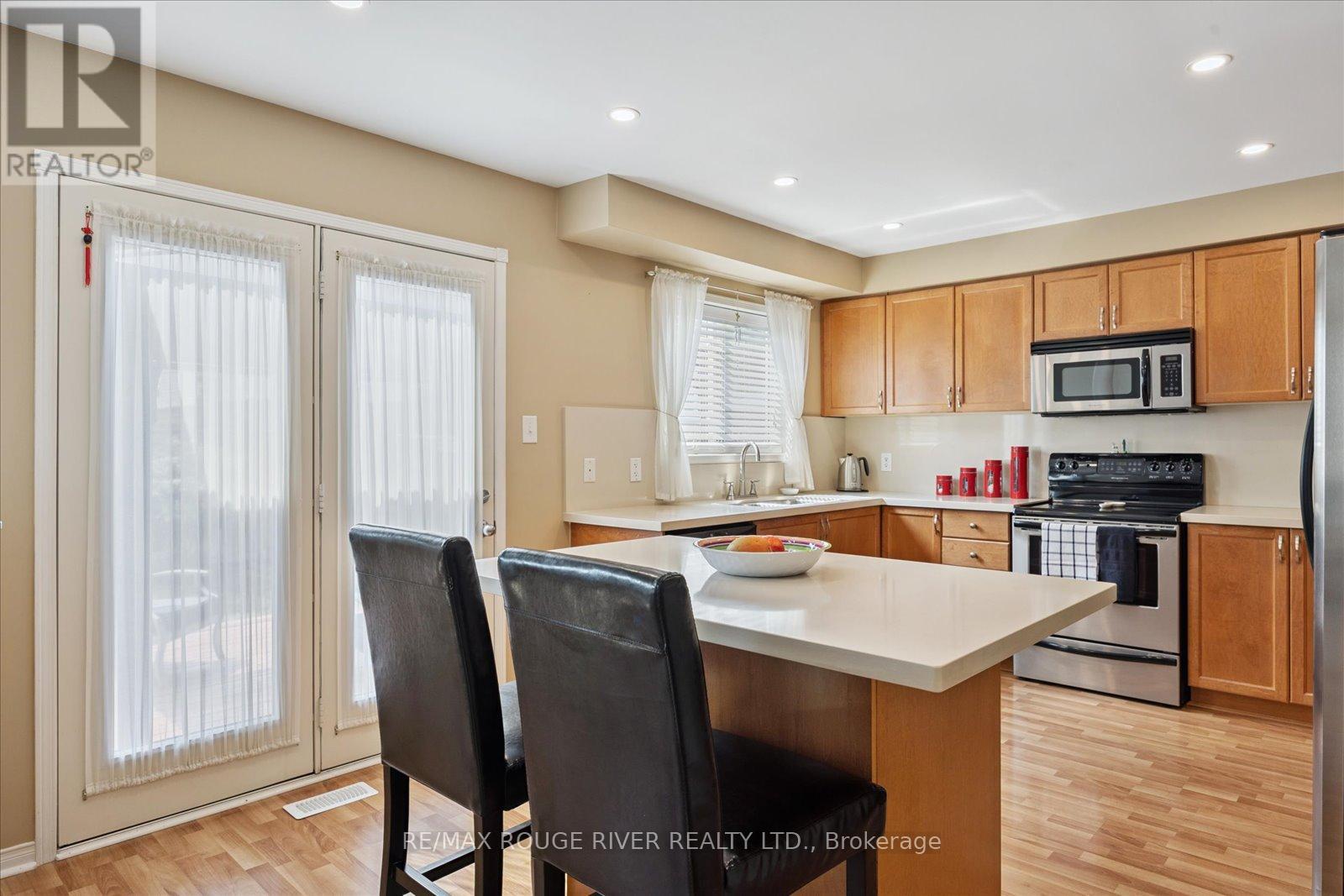 Photo 12 of 81 Vanguard Drive, Whitby ON