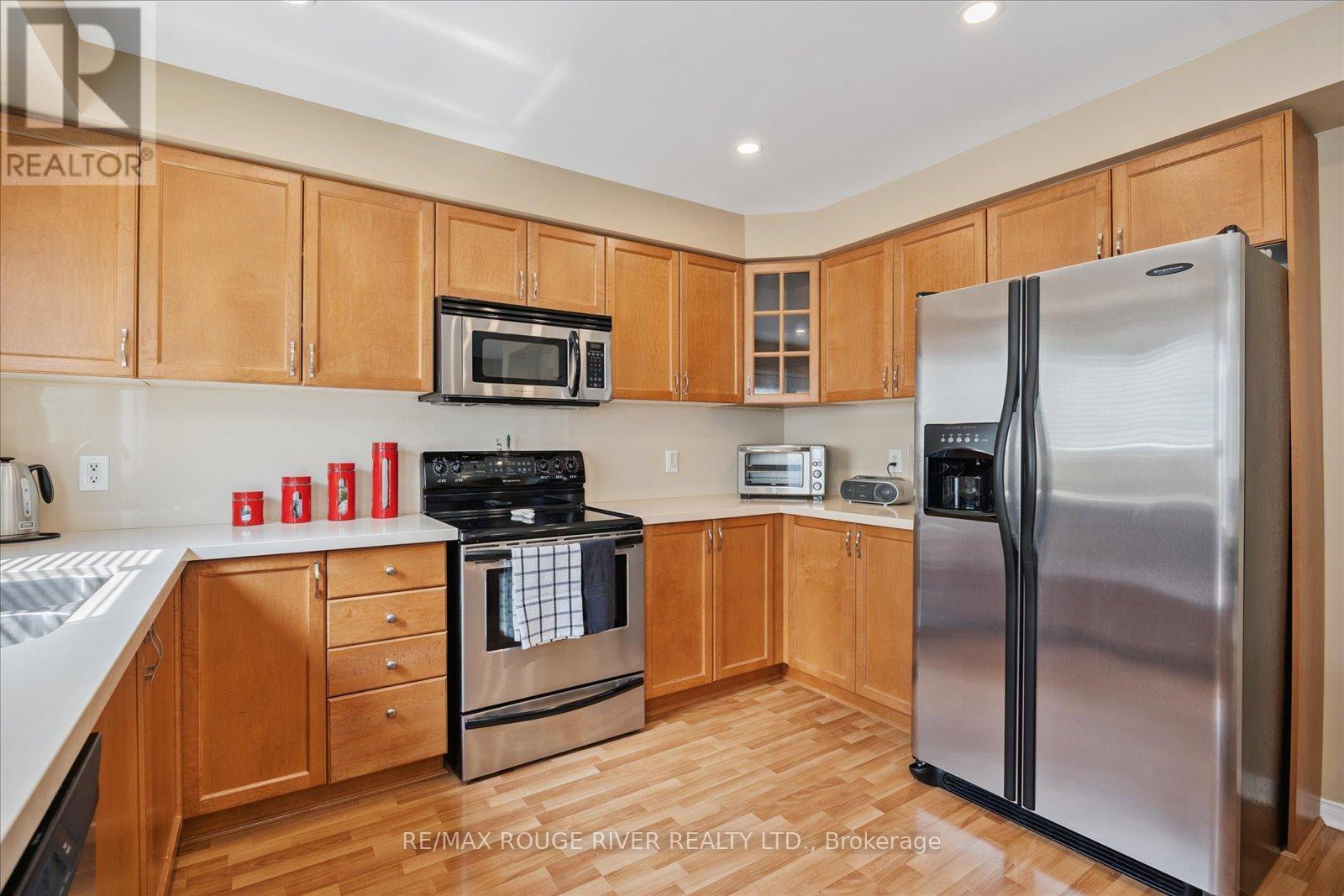 Photo 14 of 81 Vanguard Drive, Whitby ON