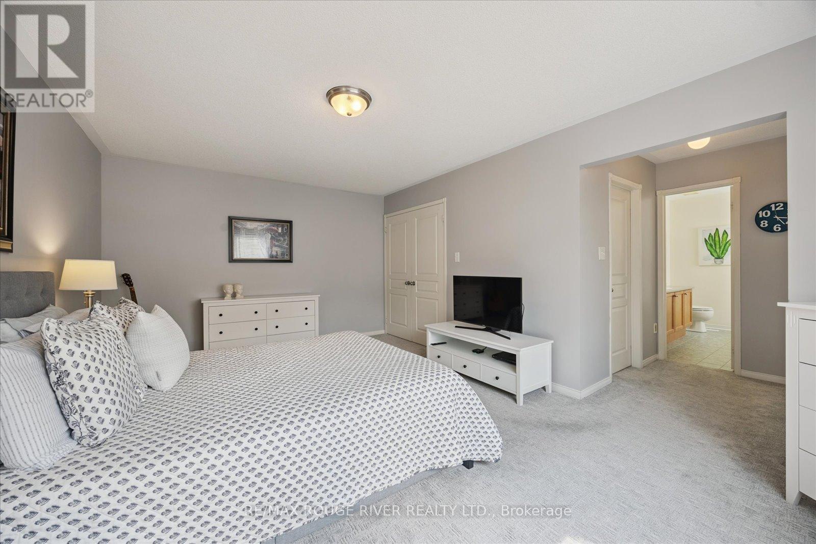 Photo 17 of 81 Vanguard Drive, Whitby ON