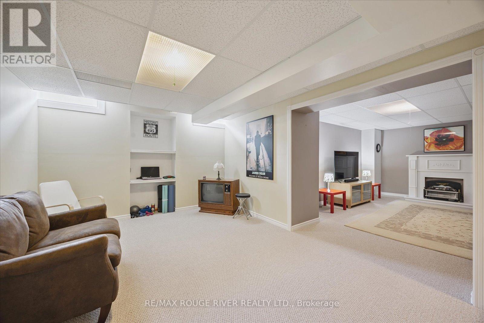 Photo 25 of 81 Vanguard Drive, Whitby ON
