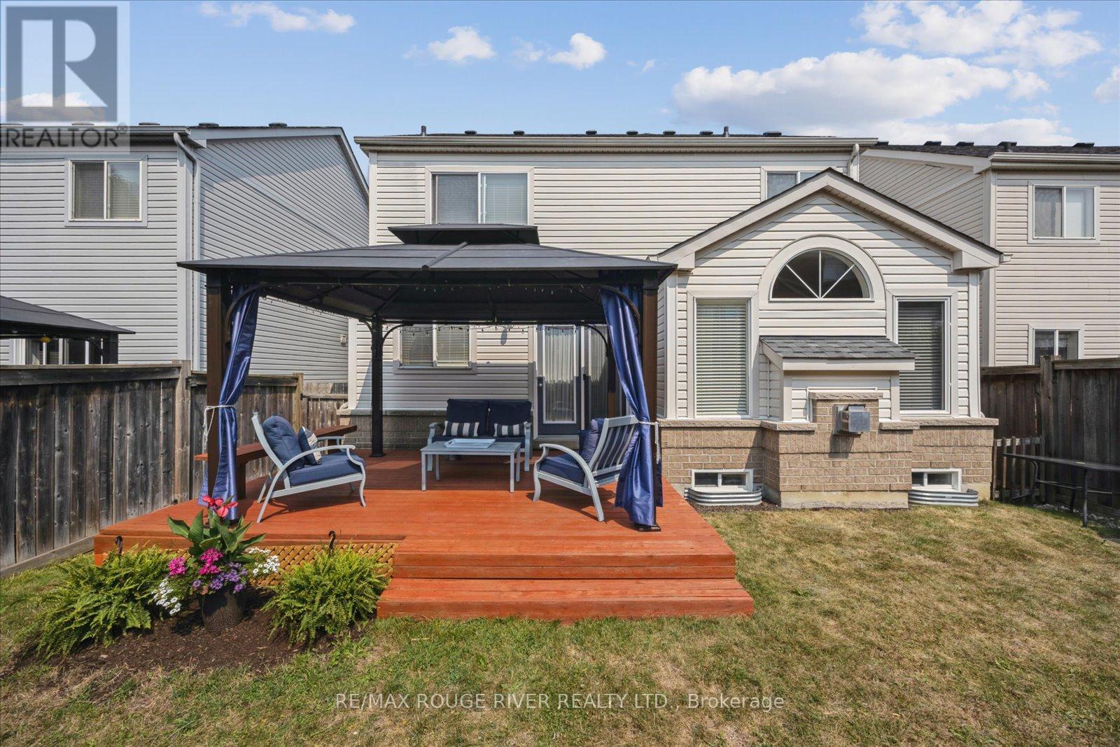 Photo 27 of 81 Vanguard Drive, Whitby ON