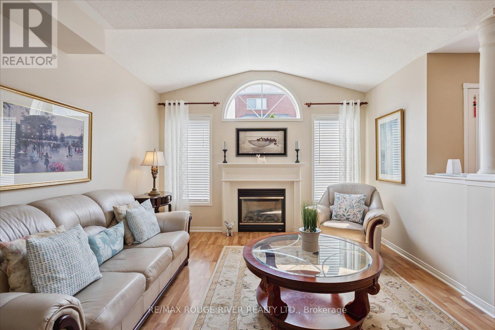 Photo 8 of 81 Vanguard Drive, Whitby ON