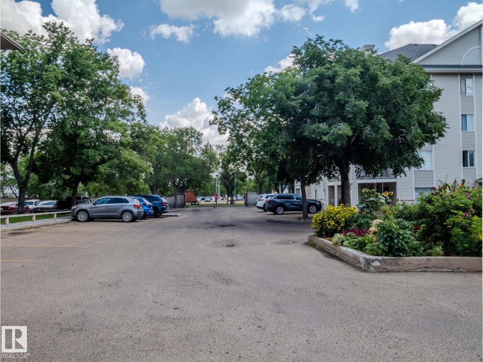 Photo 31 of 2216 11214 80 St Nw, Edmonton AB