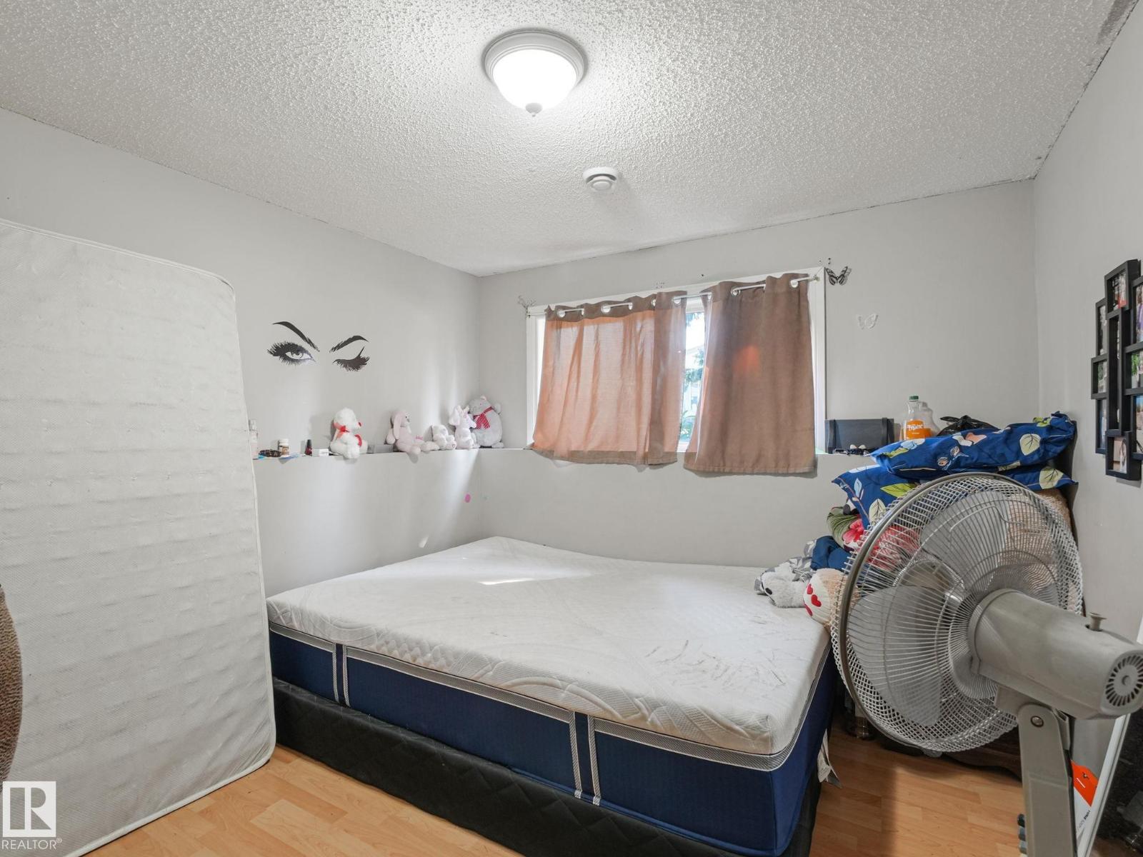 Photo 39 of 3432 60 St Nw, Edmonton AB