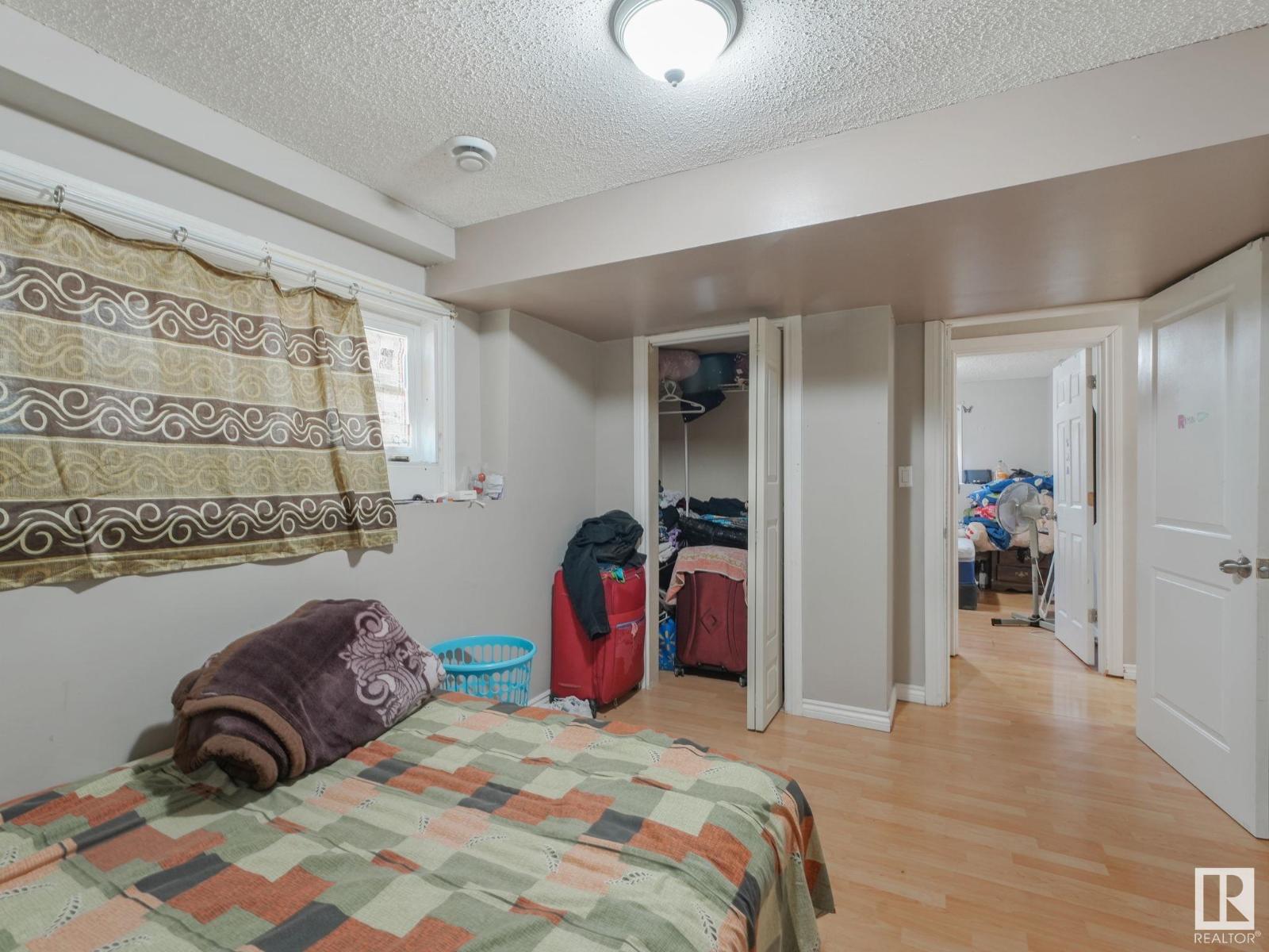 Photo 38 of 3432 60 St Nw, Edmonton AB