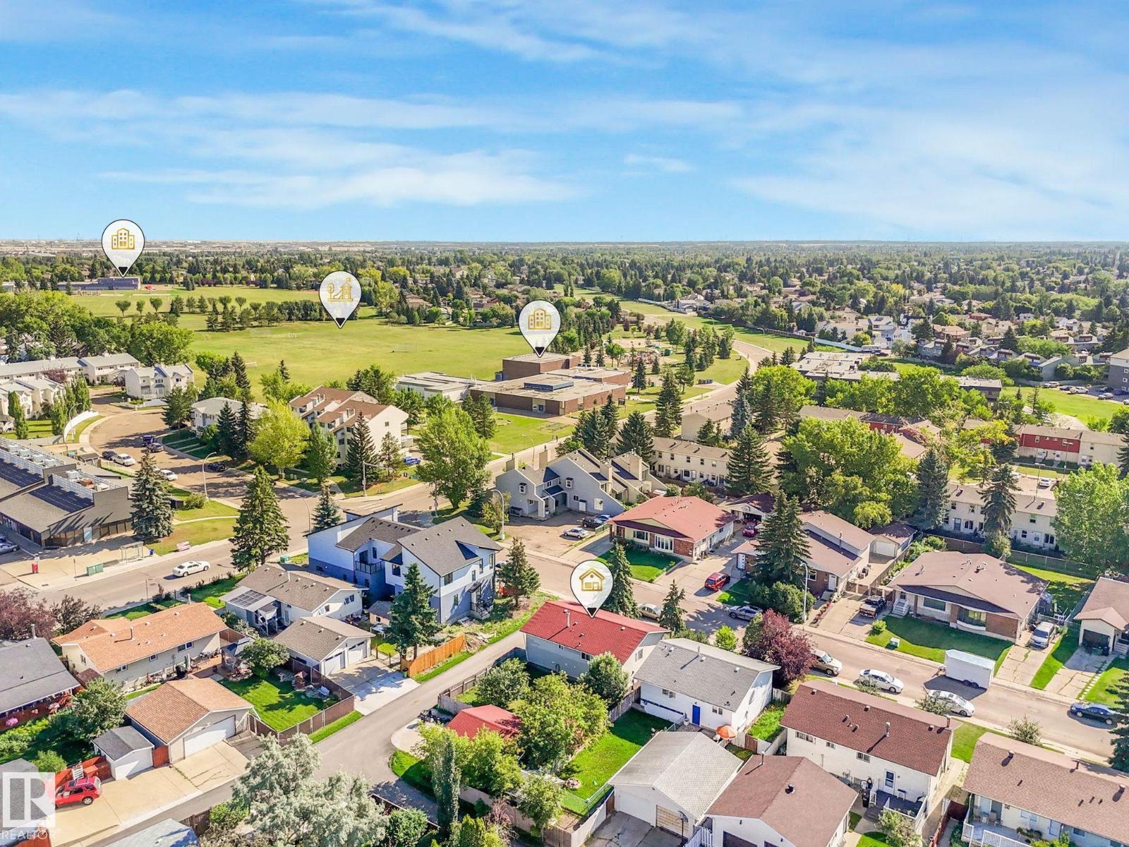 Photo 12 of 3432 60 St Nw, Edmonton AB