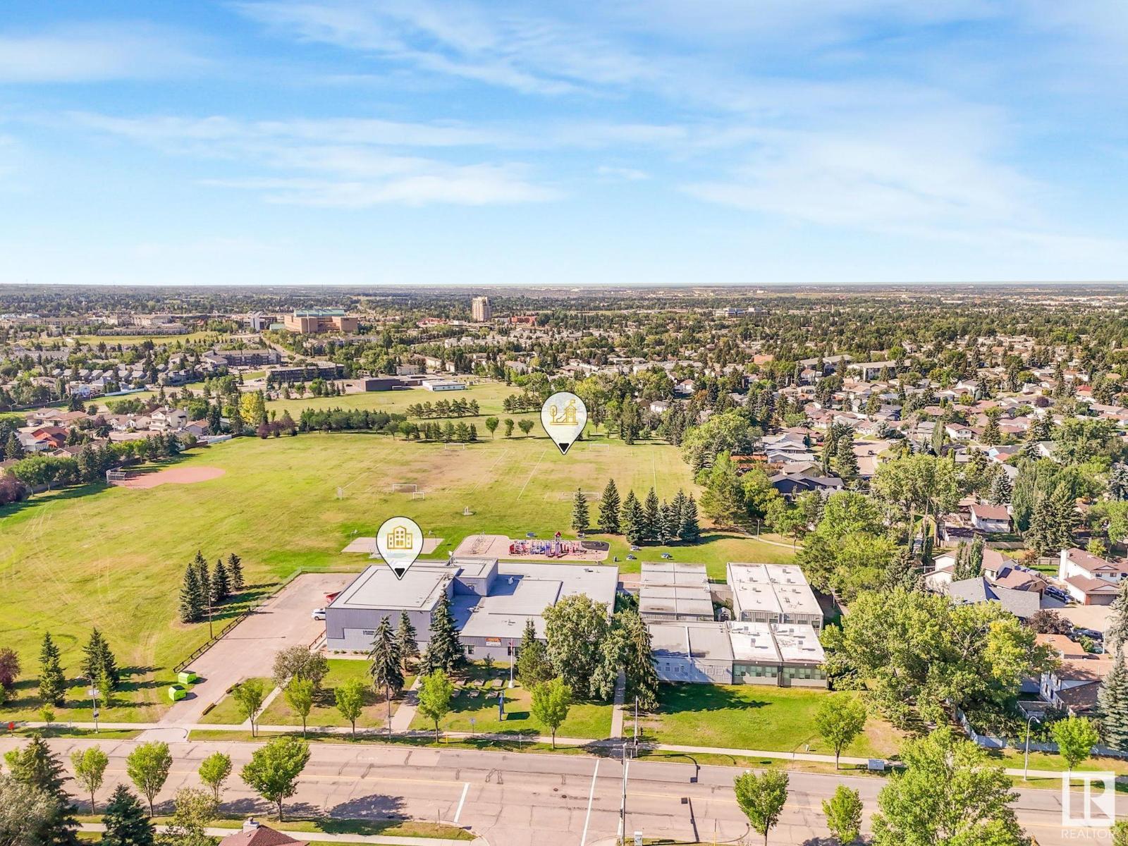 Photo 7 of 3432 60 St Nw, Edmonton AB