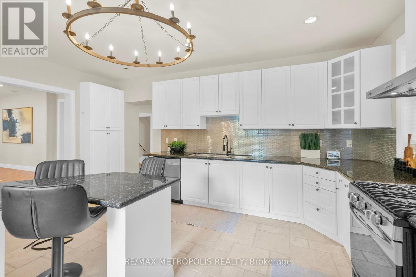 Photo 15 of 14537 Woodbine Avenue, Whitchurchstouffville ON